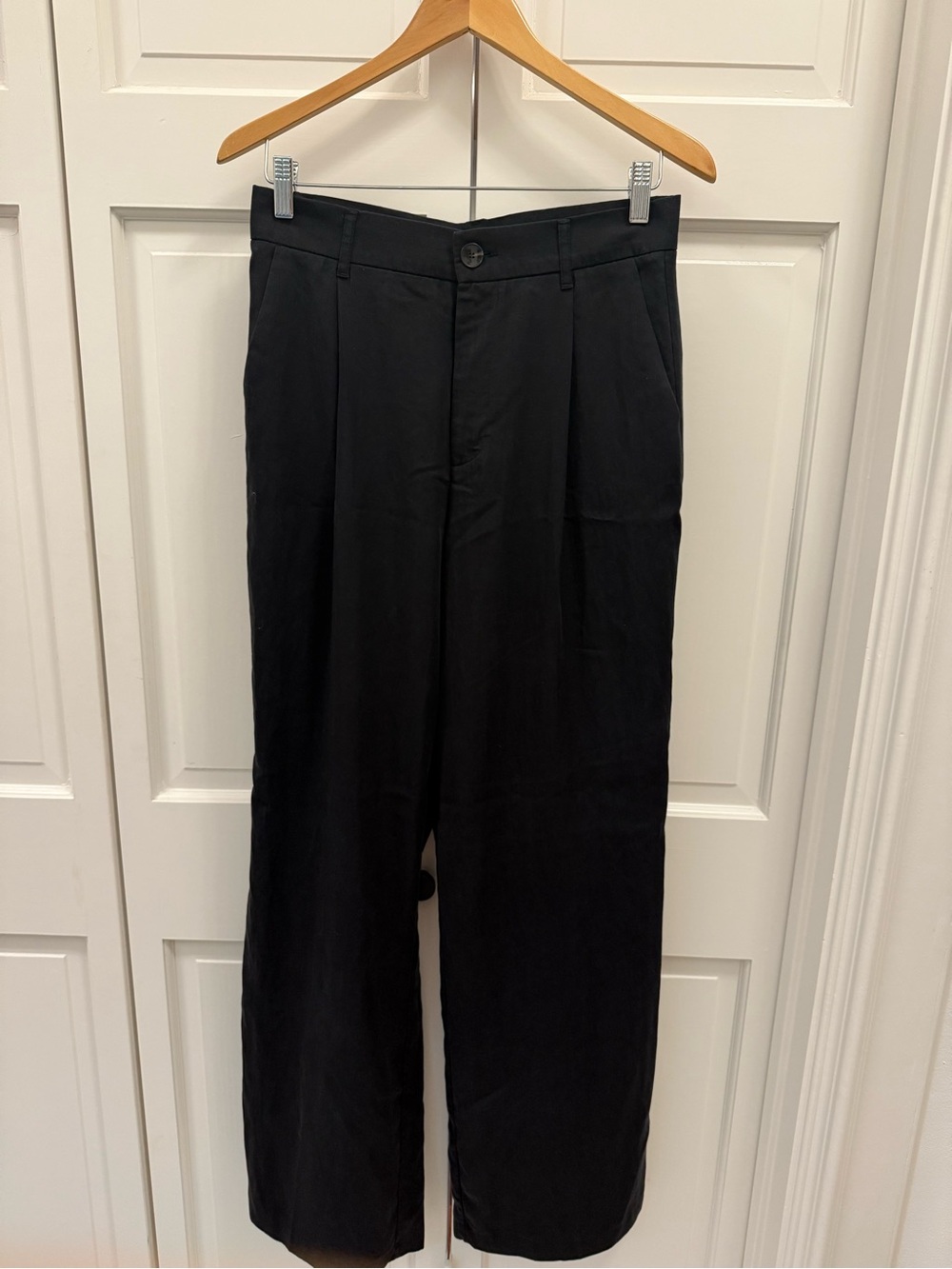 Zara Men's Wide-Leg Dress Pants in Black